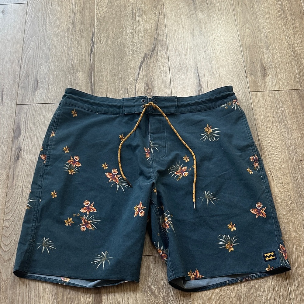 Billabong mens Floral Print Board Shorts